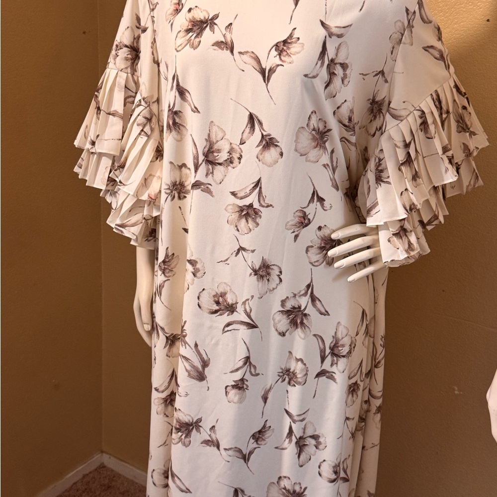 Jessica Howard Cream Floral Ruffle Sleeve Maxi Dress